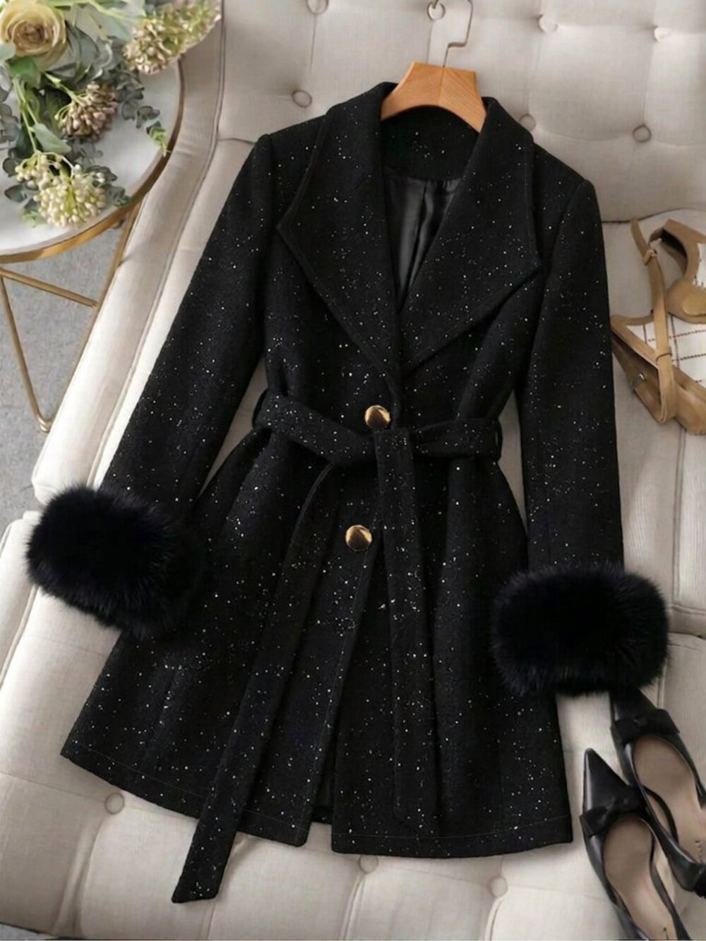 Black Elegant Women's Coat With Patchwork Fur Cuffs And Single-Breasted Buttons - Picture 4 of 7